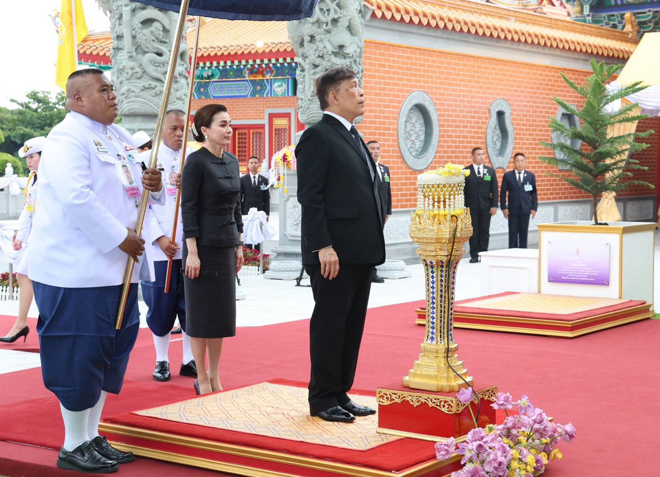 "ในหลวง-พระราชินี" ทรงเปิดอาคารศาลเจ้าไต้ฮงกงหยกขาว เฉลิมพระเกียรติ 72 พรรษา 