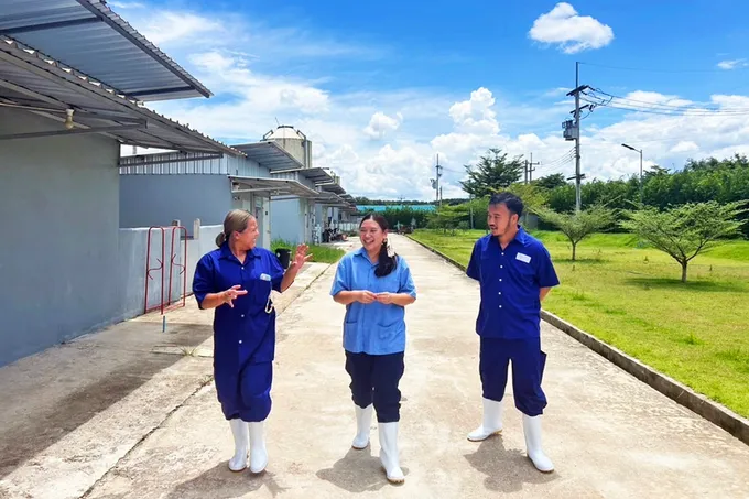 สองมือปั้นสำเร็จ!! “ชนิสราฟาร์ม” เลี้ยงหมูหมื่นตัว สู่โมเดลคอนแทรคฟาร์มมิ่ง