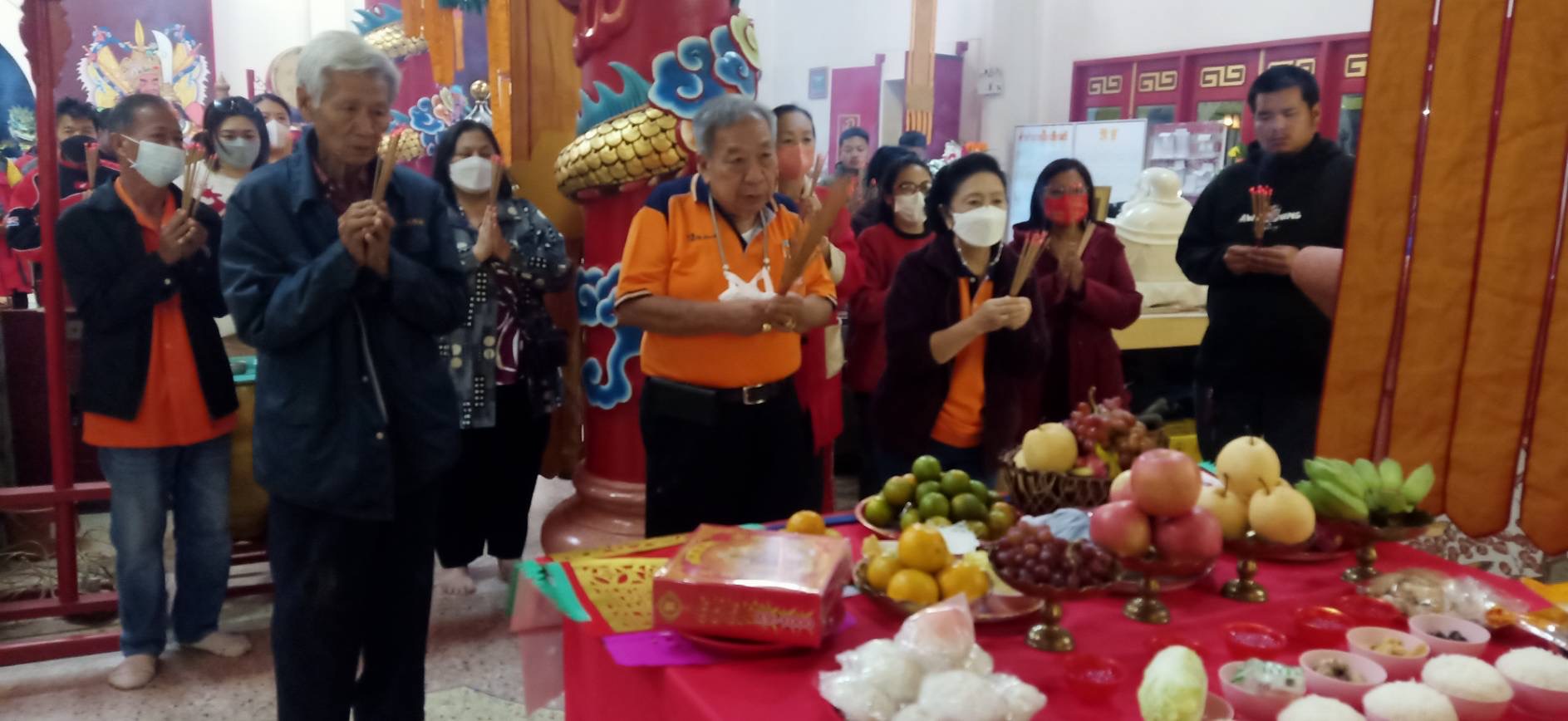 ศาลเจ้าแม่ฮ่องสอนคึกคัก วันตรุษจีน ปชช.กราบไหว้ขอพรต่อองค์พระโพธิสัตว์กวนอิม เทพเจ้าไฉ่ซิ่งเอี๊ยะ ไม่ขาดสาย