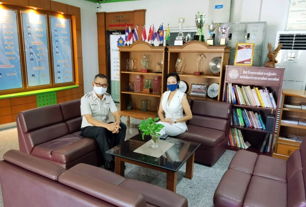 “เหมณรัศมิ์”ลุยเรือนจำพิเศษธนบุรี มอบของใช้จำเป็น-อาหาร นักโทษไร้ญาติ พบนักโทษชายขาดอาชีพ -ไร้ที่อยู่ วอนให้โอกาสคืนคนดีสู่สังคม