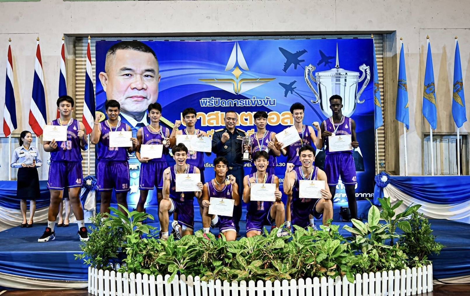  "รร.นนทบุรีวิทยาลัย" แชมป์ยัดห่วงนร.ทอ.