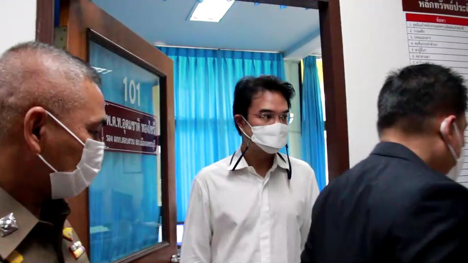 "ปริญญ์" รับทราบข้อกล่าวหาคดีอนาจาร ที่สภ.เมืองเพชรบุรี   เบื้องต้นปฏิเสธ ตร.ยื่นฝากขัง