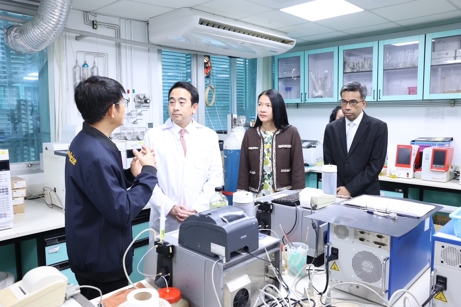 สรรพสามิตเปิดตัว “สุราชุมชน Lab สัญจร” ลงพื้นที่ 3 จังหวัด ยกระดับสุราพื้นบ้าน เสริมเศรษฐกิจฐานราก