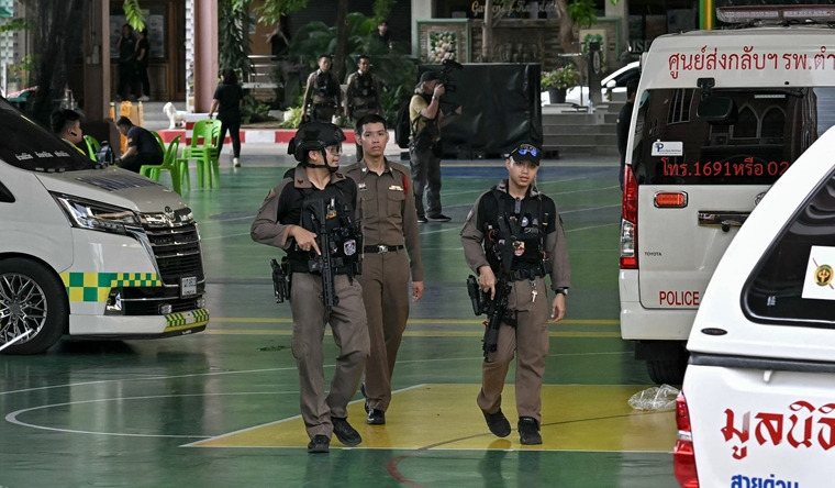 สื่อนอกตีข่าว! วัยรุ่น 14 ปี ก่อเหตุกราดยิงในโรงเรียน จ.นนทบุรี ครูเสียชีวิต 5 ราย ก่อนยิงตัวเองดับ