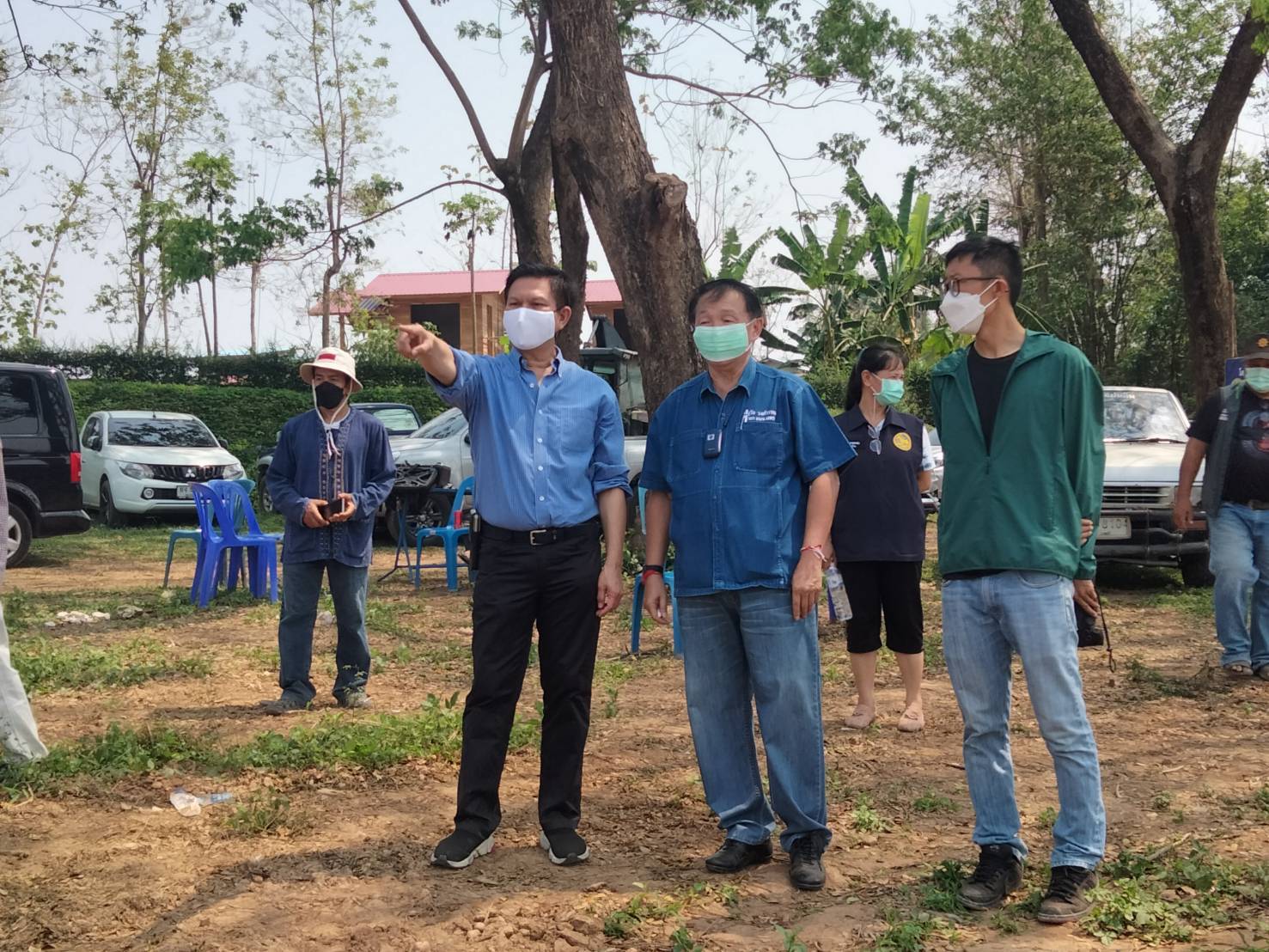 นายก ทต.ป่าแมต ลงพื้นที่ติดตามการทำฝายดินซอยซีเมนต์แก้ภัยแล้ง