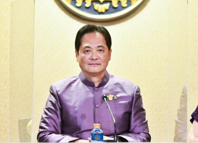 โฆษกรัฐบาลเตือน อย่าหลงเชื่อข่าวปลอม “รัฐฯ ทบทวนสิทธิโอนเงินเข้าบัญชี 5,000 บาทภายในเดือนมิ.ย.นี้” วอนอย่าแชร์ต่อ