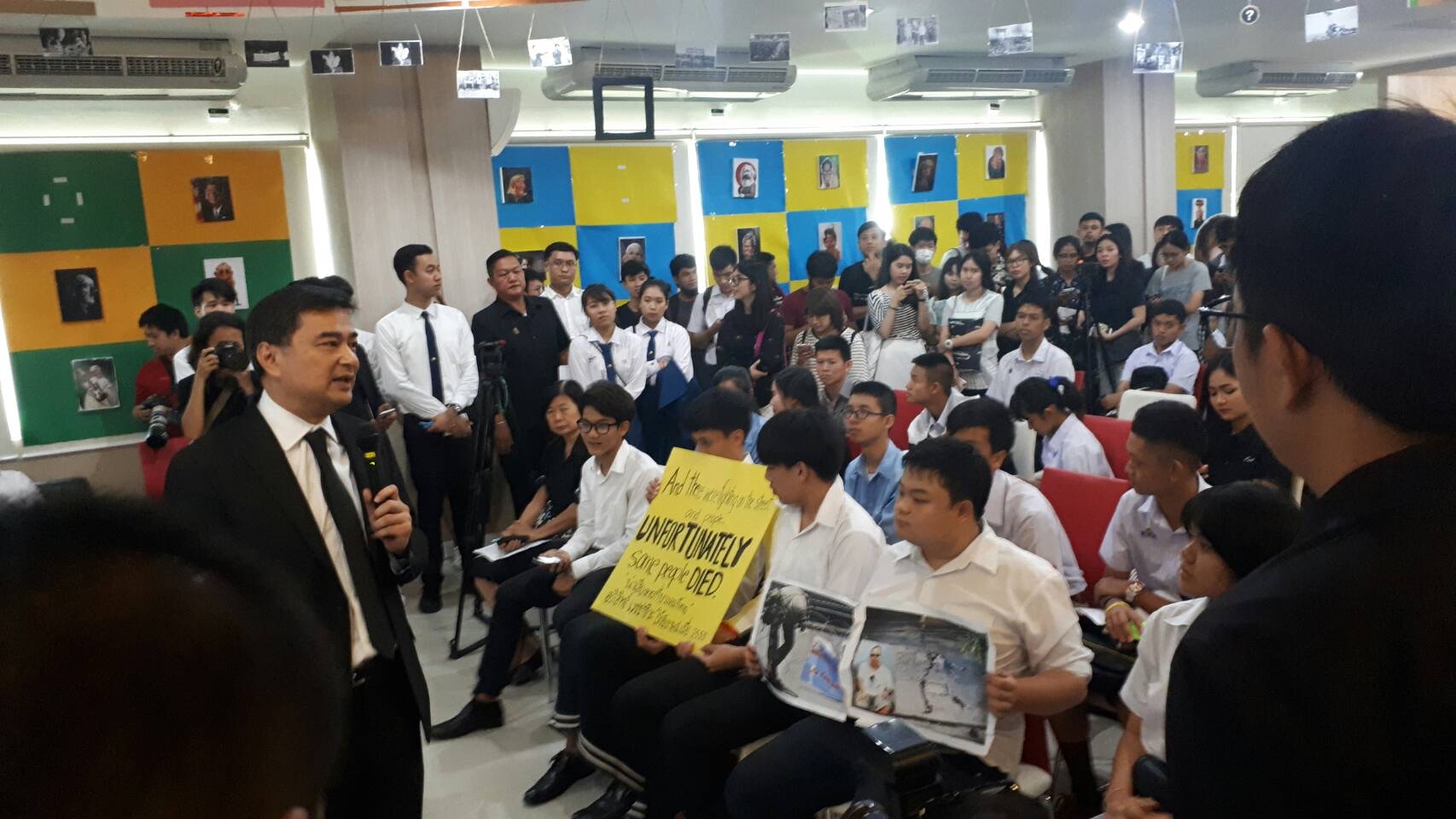 "มาร์ค"จี้ ผู้มีอำนาจมองความจริง แก้ปัญหาวัฒนธรรมการเมืองดีกว่าแก้กติกา  