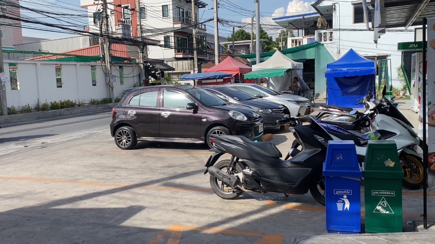ผจก.ร้านสะดวกซื้อเผยแฟนตำรวจเป็นคนขี้หึง เหตุชักปืนขู่น้องผู้ชายในร้านเพราะเห็นคุยกัน