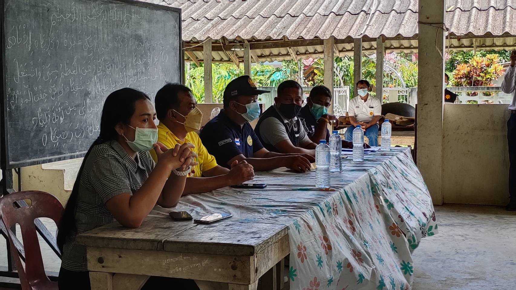 ประชุมปัญหาความขัดแย้ง 'ท่าเรือเฟอร์รี่ บ้านคลองทราย ดินแดงน้อย'วงแตก  ปลัดอำเภอยันเดินหน้าตรวจสอบข้อเท็จจริง