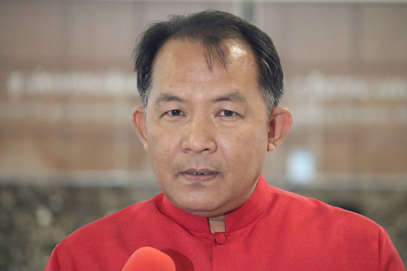 "ศรีสุวรรณ" ให้ข้อมูลกกต.ปมร้อง "คณะก้าวหน้า" ทำตัวคล้ายพรรคการเมือง