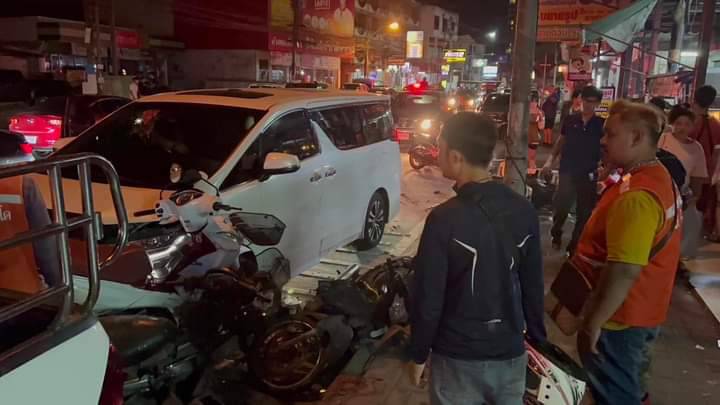 ระทึก! "แอล"ดาราสาวลูก ส.ส.คนดัง ขับอัลพาร์ดชนยับ 8 คัน