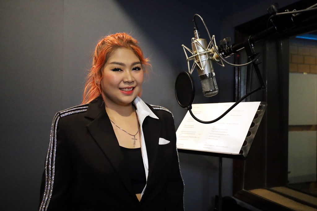“เต้น-นรารักษ์” ร่วมงาน “เอก ซีซั่นไฟว์” ใน soundtrack “เล่ห์มยุรา” “แอนน่า กลึคส์” ร่วมแจม