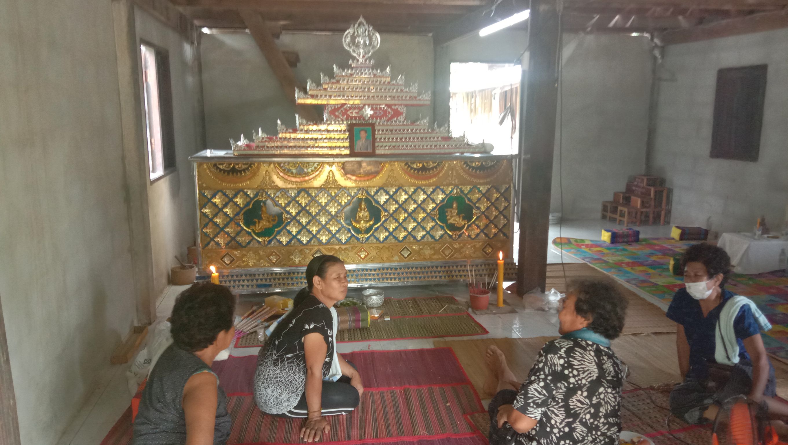 ญาติเหยื่อพระขับรถเก๋งชนตายจัดงานศพแบบตามมีตามเกิด