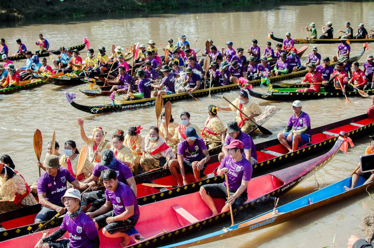 'วัดธรรมปัญญา'จัดแข่งขันเรือพายโบราณพื้นบ้าน ชิงถ้วยพระราชทาน