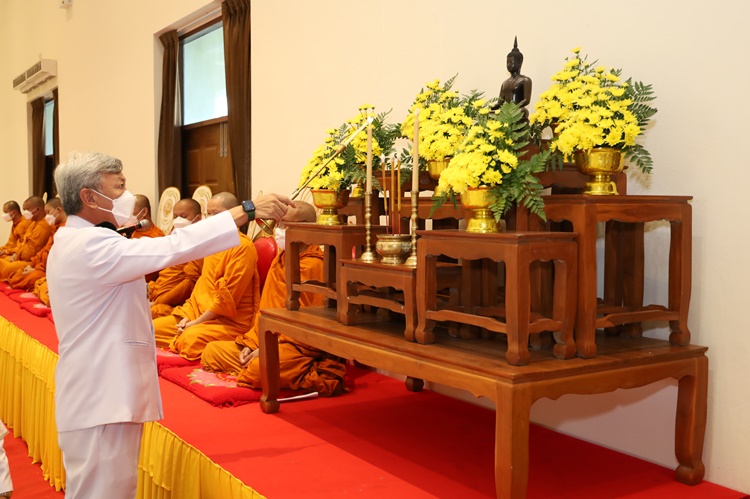 ผู้ว่าฯระยอง นำส่วนราชการ-ปชช. ประกอบพิธีเนื่องในวันจักรี ประจำปี 2565