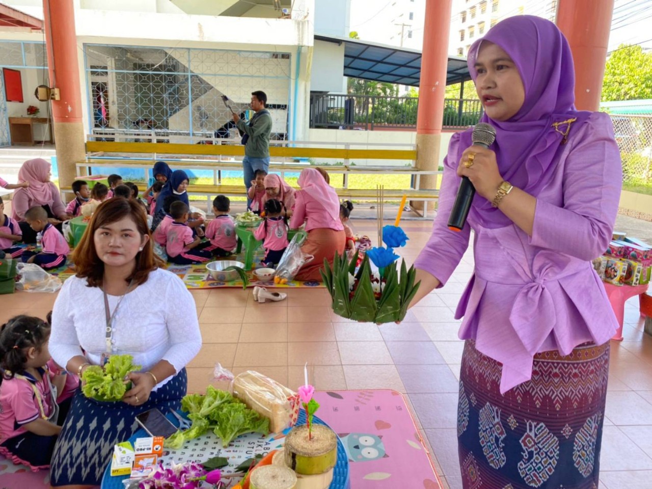 โรงเรียนสาธิต ม.ราชภัฏยะลา สอนเด็กทำกระทง ส่งเสริมเรียนรู้ประเพณีไทยในสังคมพหุวัฒนธรรม