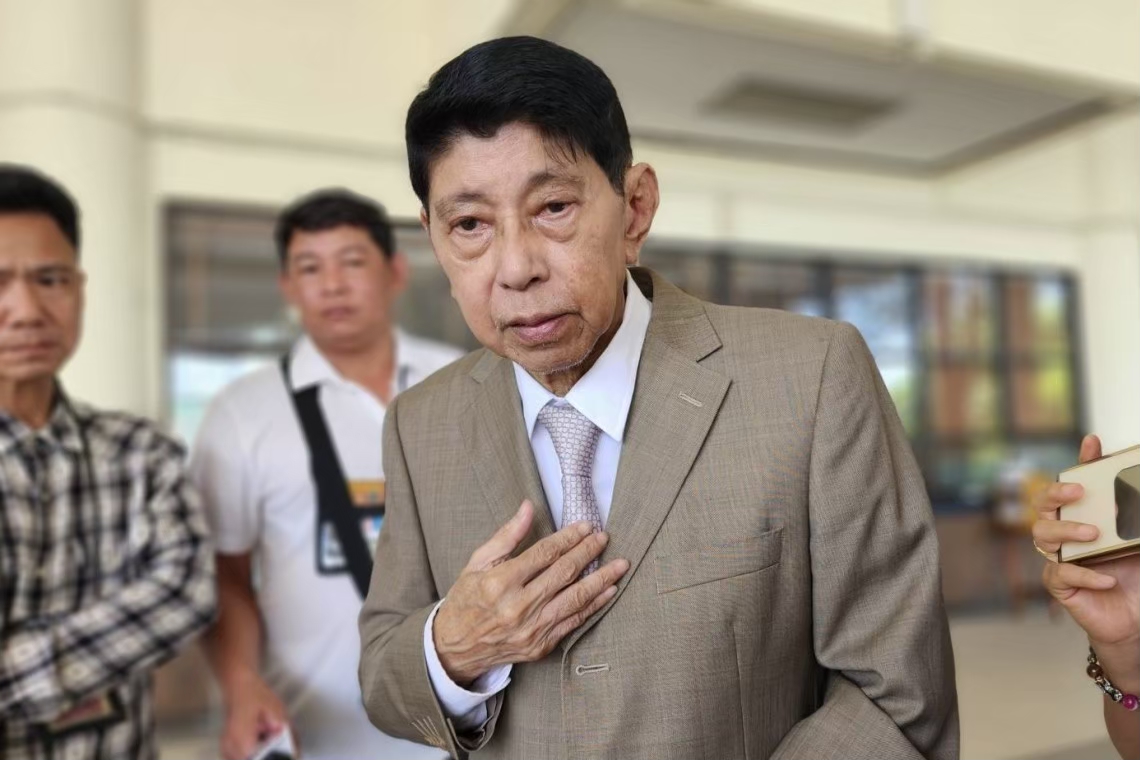 "วิษณุ" ชี้ สว.แถลงค้านยุบพรรคก้าวไกลได้ เตือนถูกมองกดดันศาล เชื่อศาลไม่สะทกสะท้าน ถูกข่มขู่มาเยอะ