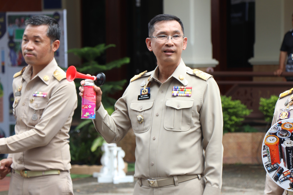 แม่ฮ่องสอนเดินหน้า “จังหวัดสะอาด” ผู้ว่าฯ ปล่อยขบวนรถขนขยะอันตรายกว่า 4.6 ตัน ส่งกำจัดถูกหลักวิชาการ