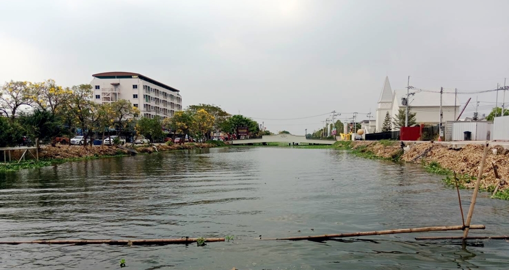 โครงการส่งน้ำฯรังสิตเหนือ กำจัดวัชพืชคลองระบายน้ำที่ 3 เพิ่มประสิทธิภาพการระบายน้ำ