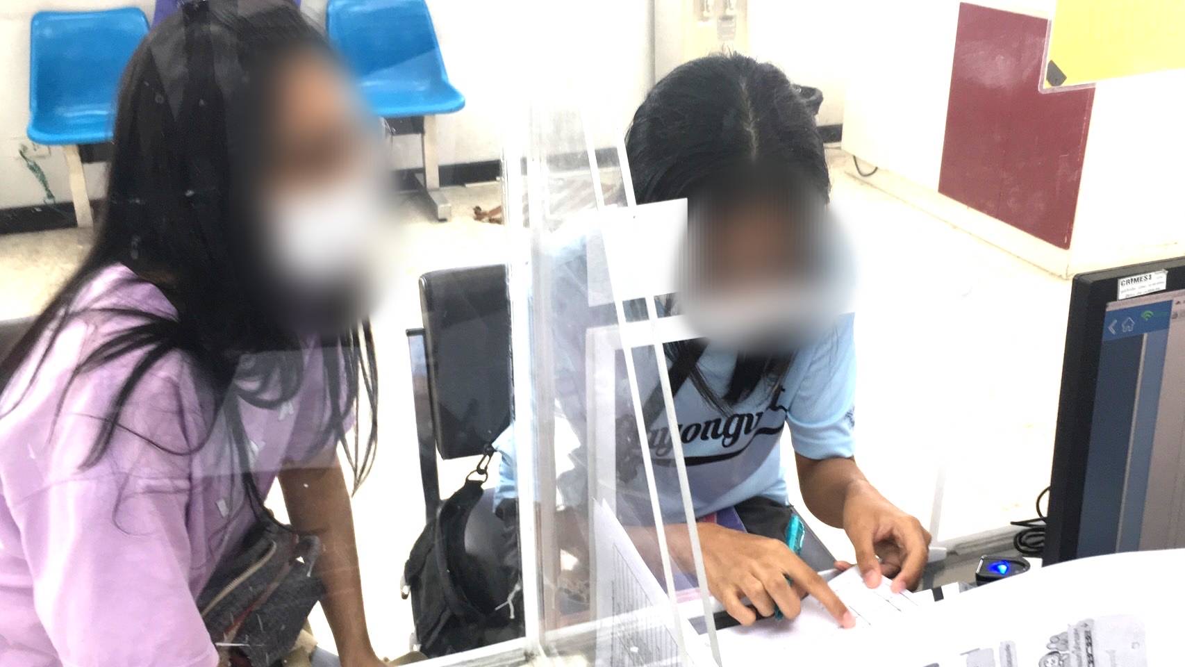 แม่พาลูกสาวแจ้งความ ถูกสาวสองหลอกขายบัตรคอนเสิร์ตบอยแบนด์ชื่อดังจากเกาหลี โอนเงินแล้วหายเงียบ