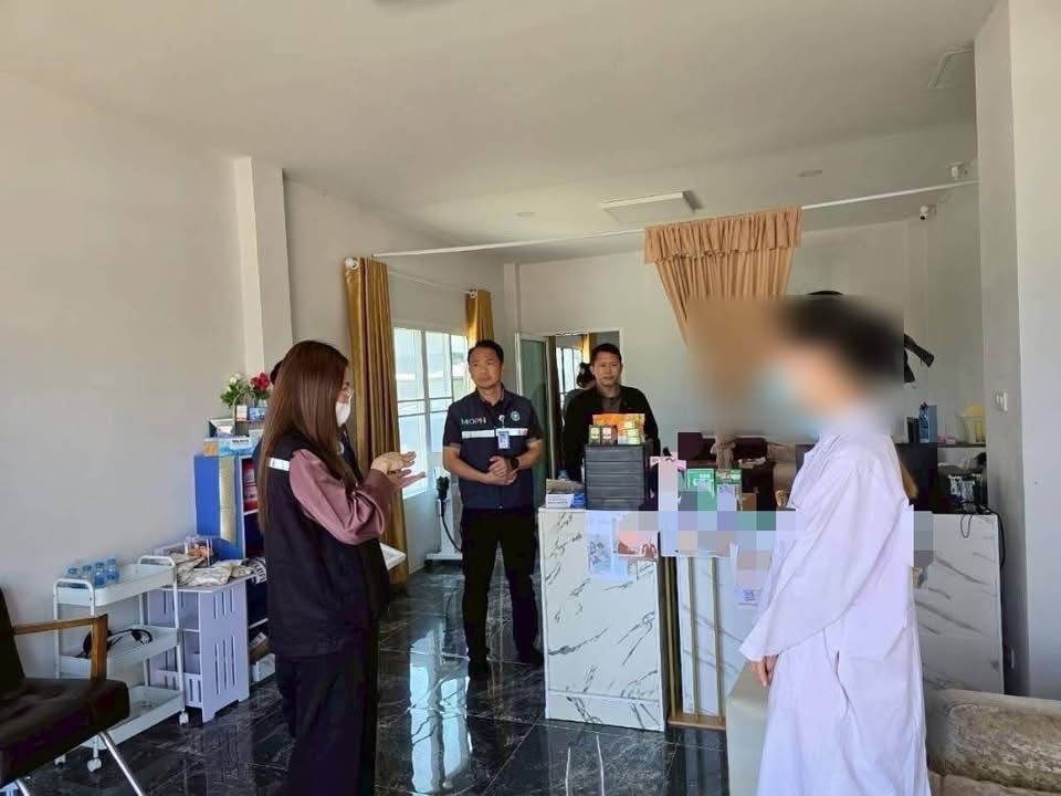 สสจ.เชียงราย บุกจับคลินิกเถื่อน พบขายยา-เครื่องมือแพทย์ผิดกฎหมาย ส่งดำเนินคดีทันที 