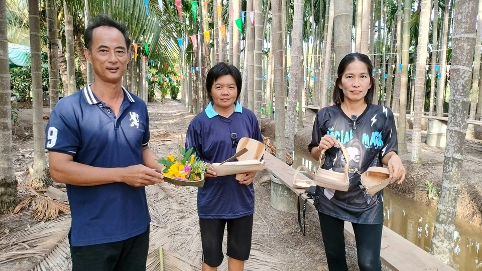 ลอยกระทงในร่องสวน อนุรักษ์วิถีชุมชนชาวคลองจุกเฌอ เพิ่มความปลอดภัยต่อเด็กคนชรา