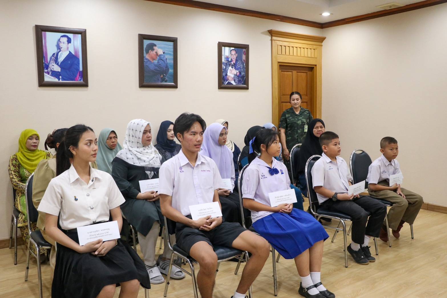 กอ.รมน.ภาค 4 สน. มอบทุนการศึกษา จากมูลนิธิชิน โสภณพนิช ให้กับเยาวชน จชต. สร้างเยาวชนให้มีอนาคตที่ดีกลับมาพัฒนาพื้นที่ จชต.