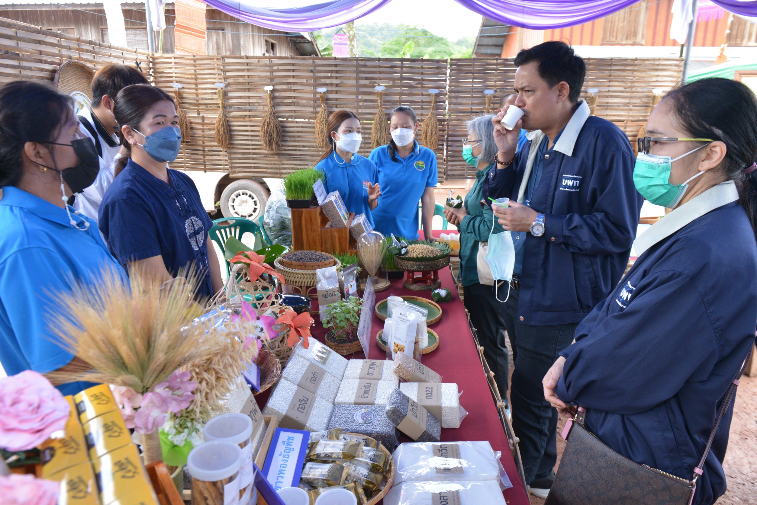 กรมการข้าวร่วมกับ บพท. จัดกิจกรรมตรวจติดตามแผนงาน นวัตกรรมชุมชน