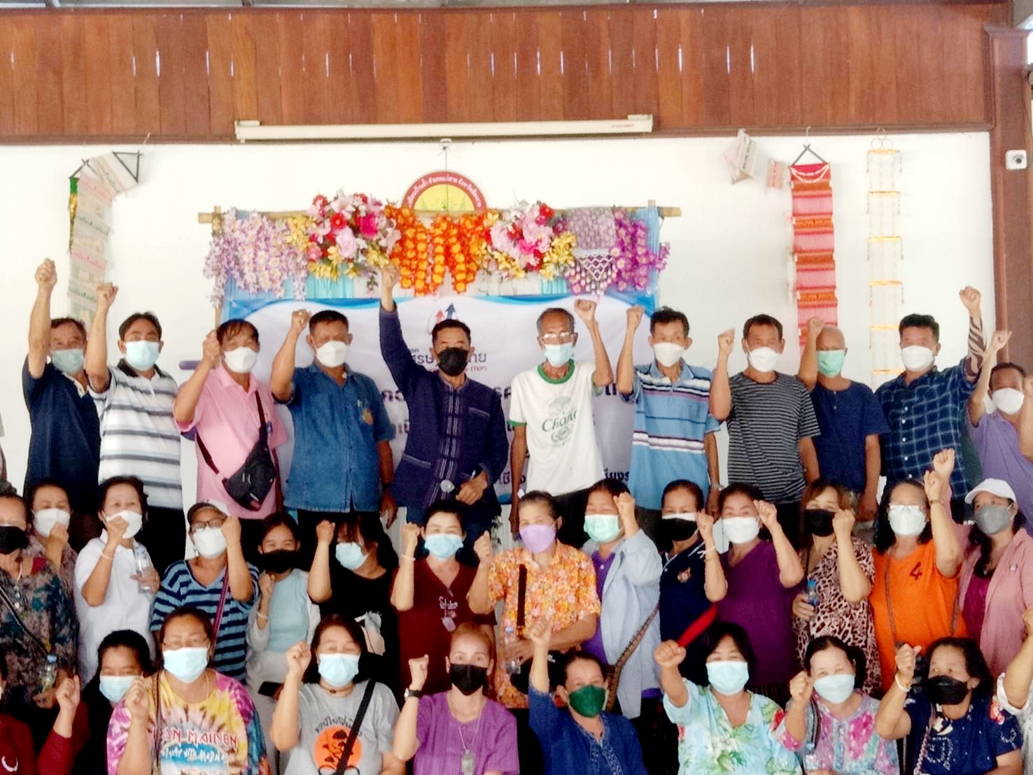 ชาวเชียงรายแห่สมัครสมาชิกพรรคเศรษฐกิจไทย เชื่อมั่นนโยบายจะพาเกษตรกรออกจากปัญหาน้ำท่วม ภัยแล้ง ราคาผลผลิตตกต่ำซ้ำซากได้