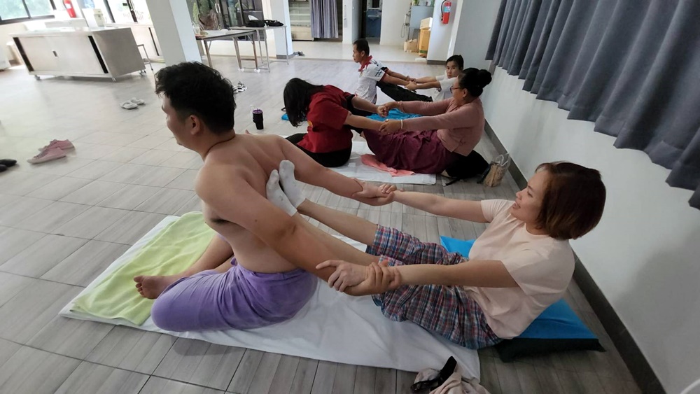 เทคนิคนิคมอุตสาหกรรมระยอง ชวนเรียนนวดแผนไทยหลักสูตรระยะสั้น ชี้เป็นทักษะวิชาชีพสร้างรายได้งาม