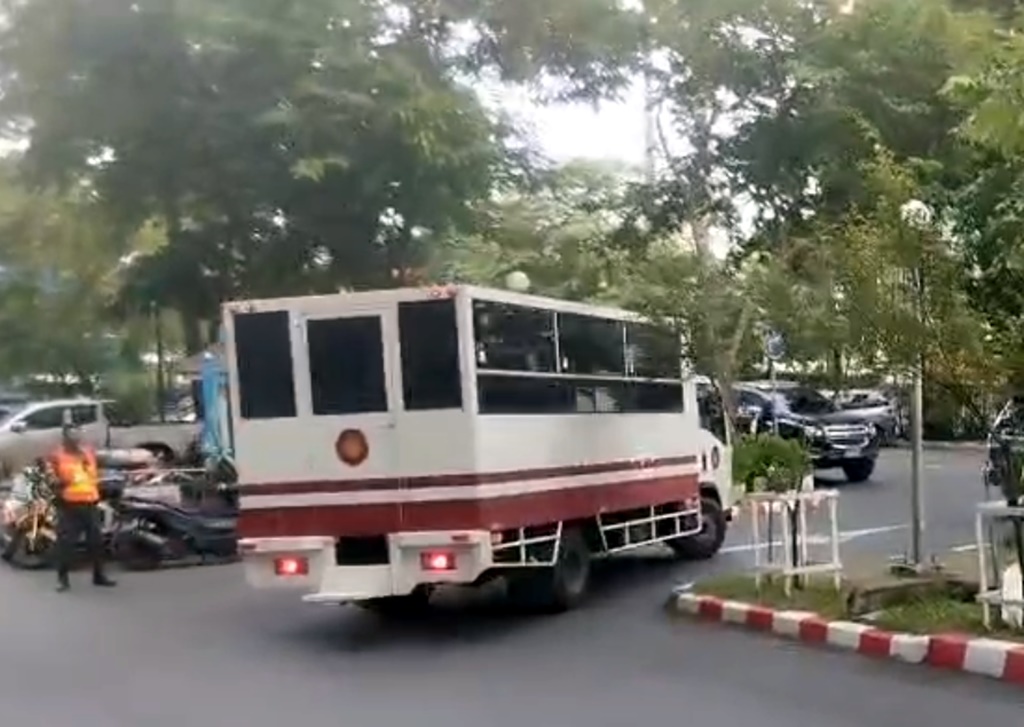 เตรียมคุมตัว "ทนายตั้ม" ฝากขังเรือนจําพิเศษกรุงเทพฯ ภรรยาเข้าทัณฑสถานหญิงกลาง