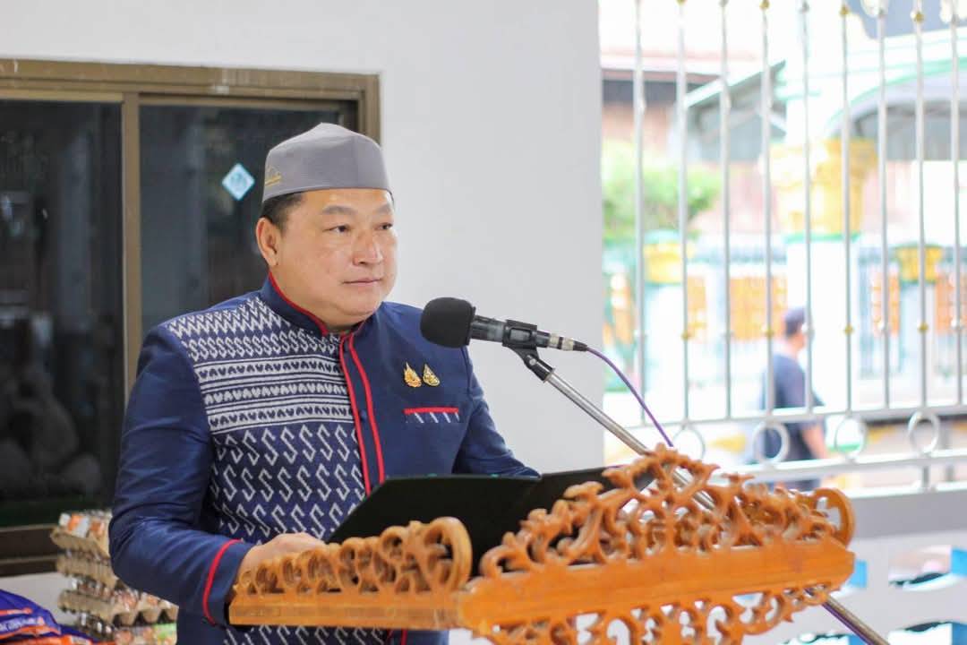 ผู้ว่าฯอ่างทอง ร่วมกิจกรรมละศีลอดเดือนรอมฎอน ณ มัสยิดนูรุ้รเราะฮ์ฮีม อ.ไชโย