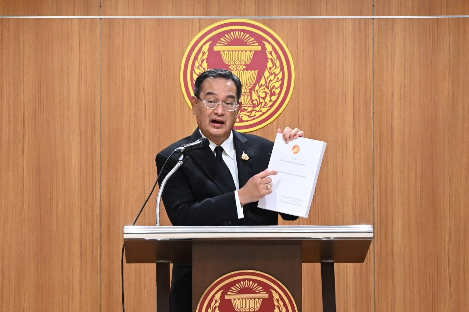 "รัฐสภา" ตั้งคกก.ป้องกัน-ลดอุบัติเหตุ ด้าน “นิกร” ถกนัดแรก25 ต.ค.จ่อนำเคสไฟไหม้รถบัสนร.เป็นวาระเร่งด่วน 