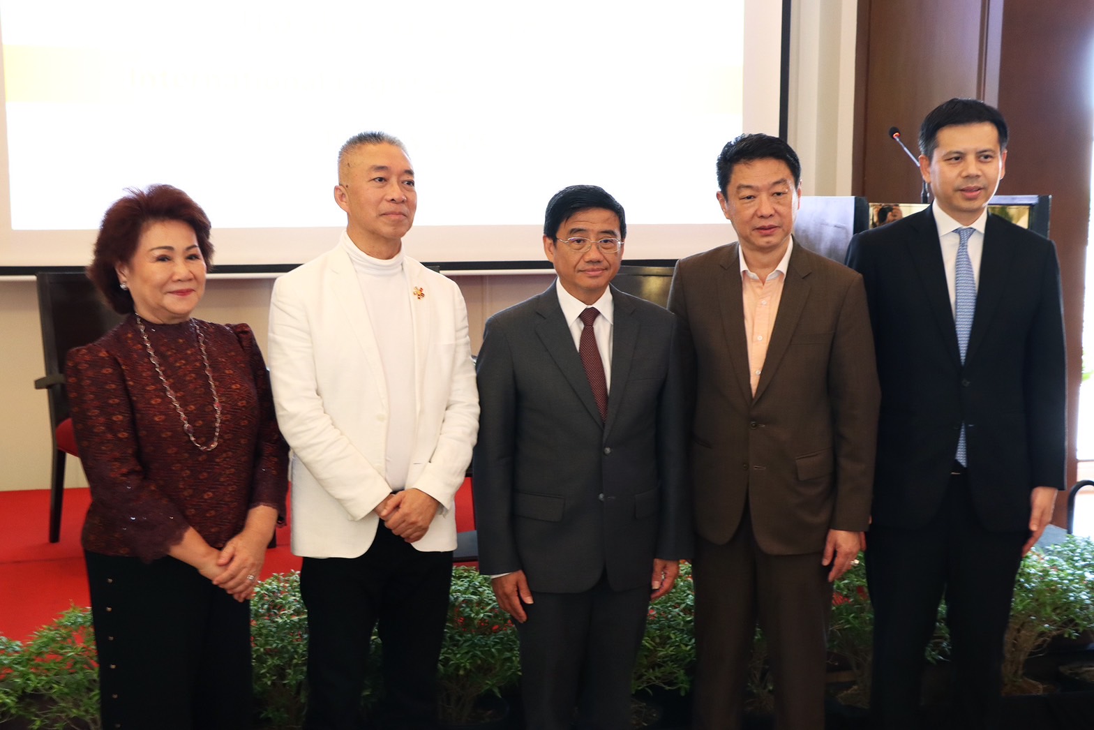 LEO จับมือ LogiCam ประกาศเดินหน้าร่วมลงทุน ลุยธุรกิจบริการขนส่งสินค้าระหว่างไทย-กัมพูชาครบวงจร