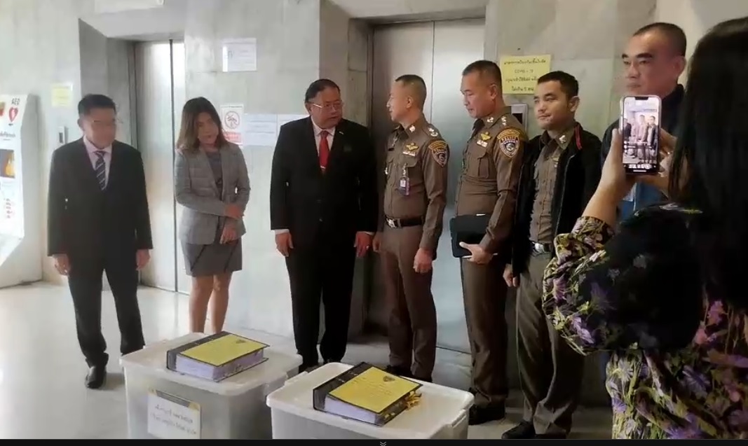 'ปคบ.'หอบสำนวน 7,000 หน้าส่งฟ้องคดี'แม่ตั๊ก'ให้อัยการคาดทันส่งฟ้องชุดแรก 15 พ.ย.ส่วนคดีเฟส 2 กำลังเร่งรวบรวมหลักฐาน 
