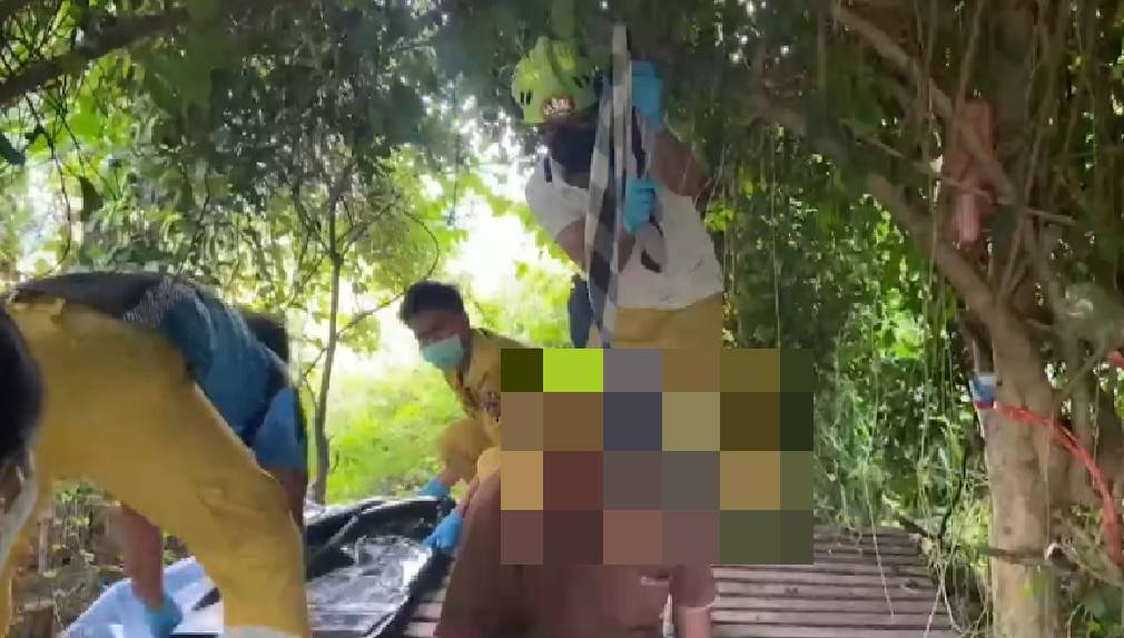 ชายวัย47เมาเหล้าหลอนคิดว่าเพื่อนสนิทผูกคอตายชวนไปอยู่ด้วย  จุดธูปลาเจ้าที่ก่อนผูกคอดับ