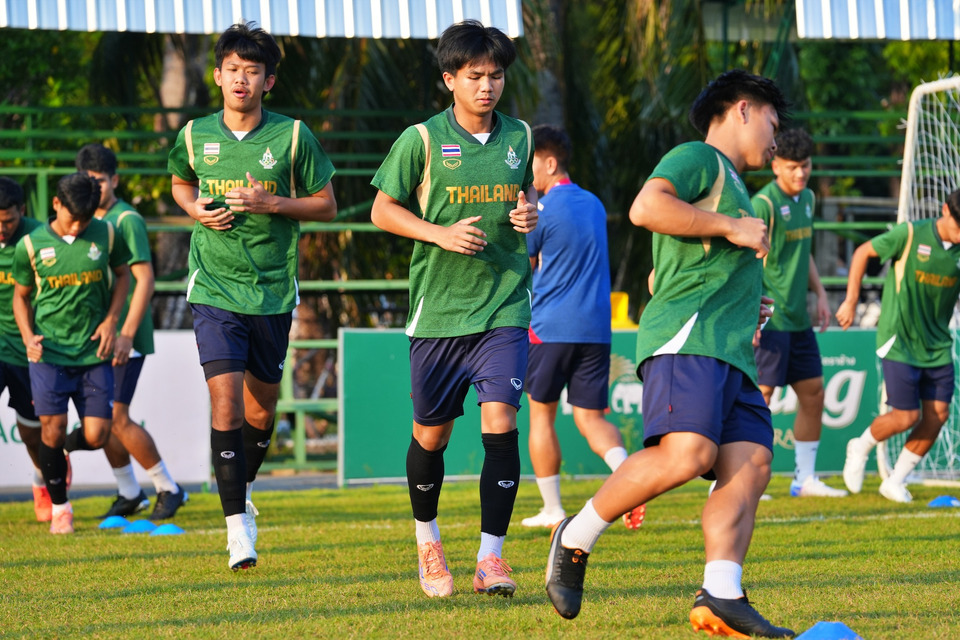 ซ้อมเข้ม! "ช้างศึกชุดซีเกมส์" พร้อมลุย "ธนกฤต–ชนภัช" ลั่นต้องคว้าเหรียญทองให้แฟนบอลชาวไทย