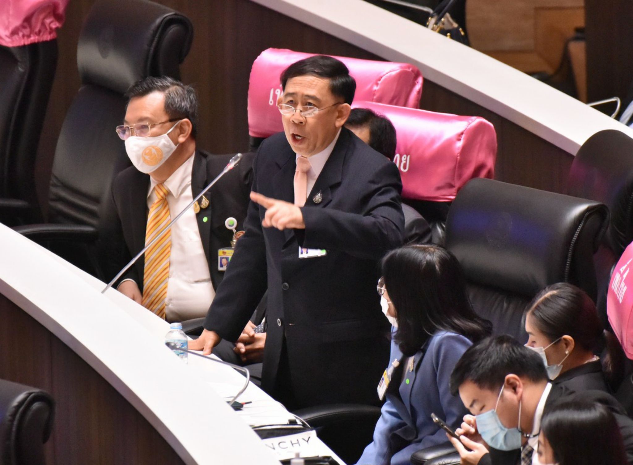 ไม่ได้โกรธ แต่ออกไปเถอะ! "มิ่งขวัญ" ตะเพิด "บิ๊กตู่" บอก วิกฤติเศรษฐกิจใหญ่ ยากเกินแก้