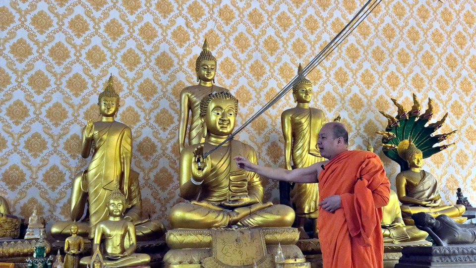 โจรใจบาปบุกวัดถ้ำกุญชรราษฎร์ ราชบุรี ขโมยพระเกศ-รอยพระพุทธบาทเกลี้ยงวัด