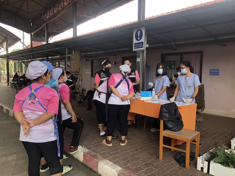 ตรังลงพื้นที่สุ่มตรวจปัสสาวะหาสารเสพติดลูกจ้างในสถานประกอบการ