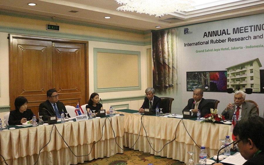 กยท. ร่วมประชุมเชิงปฏิบัติการของ IRRDB เผยผลการวิจัยพันธ์ยางพาราระหว่าง 12 ประเทศเป็นไปในทิศทางที่ดี พร้อมรับเป็นเจ้าภาพจัดประชุม ปี 2561  
