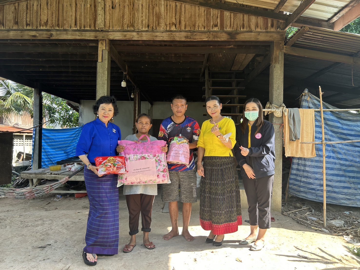 ดร.กัลยาณี จับมือ ผอ. ศูนย์คุ้มครองคนใร้ที่พึ่งช่วยชาวบ้าน 