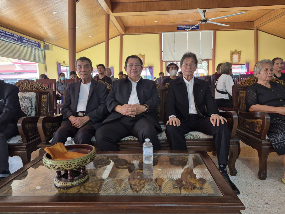 ประธาน บ.มิลเลี่ยน โพลีซิล อินดัสตรี้ เป็นประธานในพิธีฌาปนกิจ 