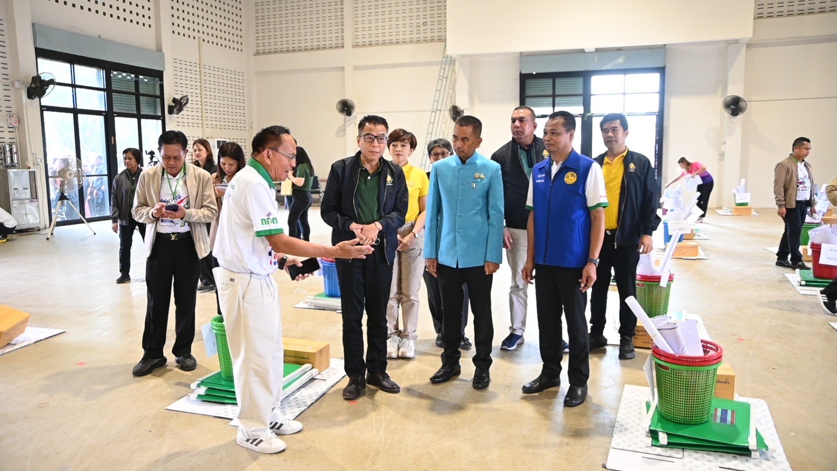 “เลขาฯแสวง” ลงพื้นที่ตรวจรับ-มอบอุปกรณ์เลือกตั้ง นายก อบจ.อุดรธานี พร้อมสังเกตการณ์เลือกตั้งพรุ่งนี้