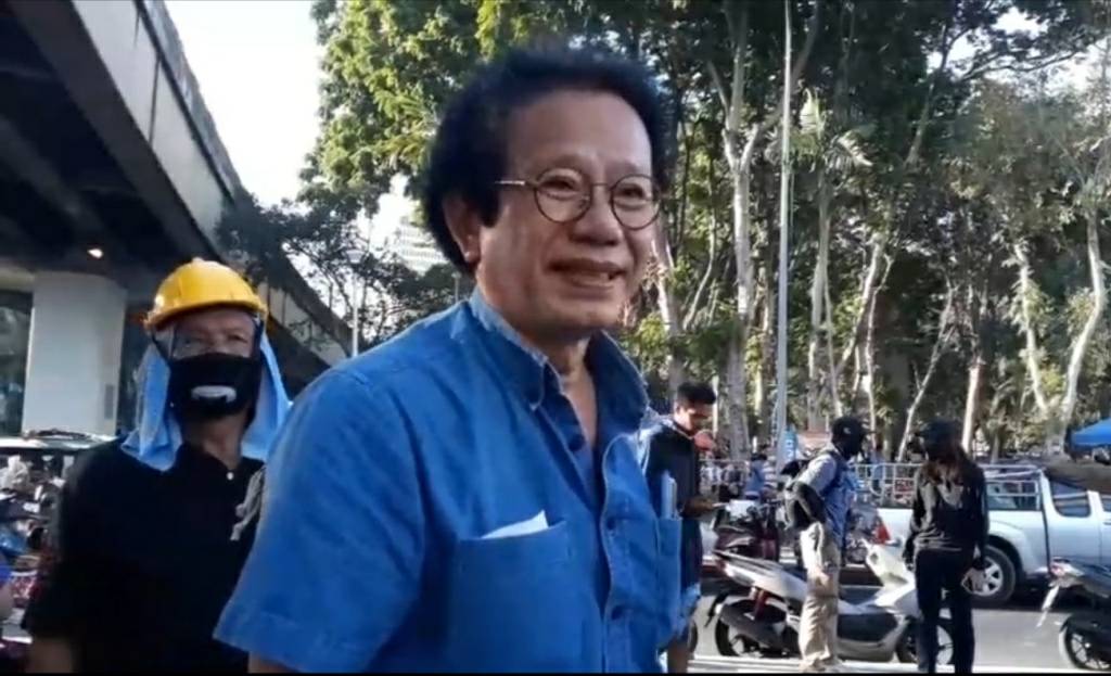 "หมอทศพร" ลั่นผู้ชุมนุมคู่ขัดแย้งกับนายกฯ ไม่ใช่จนท.ตำรวจ เตือนอย่าใช้ความรุนแรงกับประชาชน