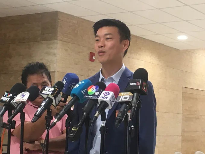 “เท้ง” เมิน “ทักษิณ” ร่วมวงข้าวดินเนอร์พรรคร่วมฯ ดักคอไม่อยากเห็นแบ่งเค้กมากกว่าคุยผลประโยชน์