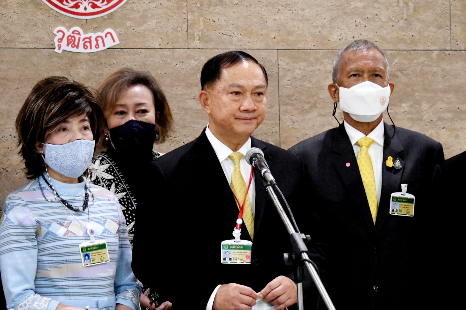 กมธ.แรงงาน วุฒิฯ แนะทุกฝ่ายบูรณาการร่วมกันคุมโควิดระบาดรอบ 2  เร่งจัดระเบียบแรงงานไม่ให้เคลื่อนที่ 