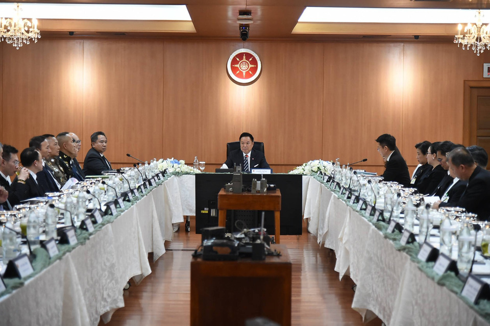 นายกฯ ประชุมหัวหน้าส่วนราชการนัดแรก ยัน รบ.มีเสถียรภาพ ชม ขรก.วางตัวดี ไม่เอียงข้างช่วงเลือกตั้ง กำชับใกล้เกษียณอย่าปล่อยเกียร์ว่าง 