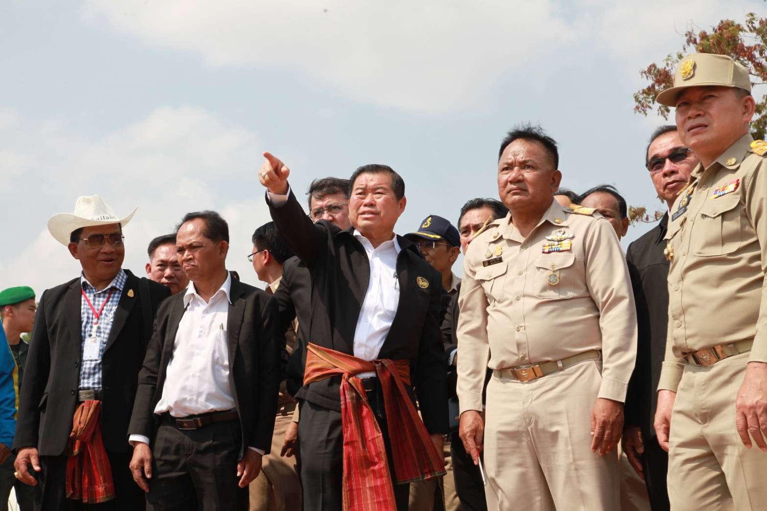 "มท.2" ขึ้น ”เมืองช้าง” ใช้ " น้ำแลกดิน ดินแลกน้ำ" แก้ปัญหาภัยแล้ง 
