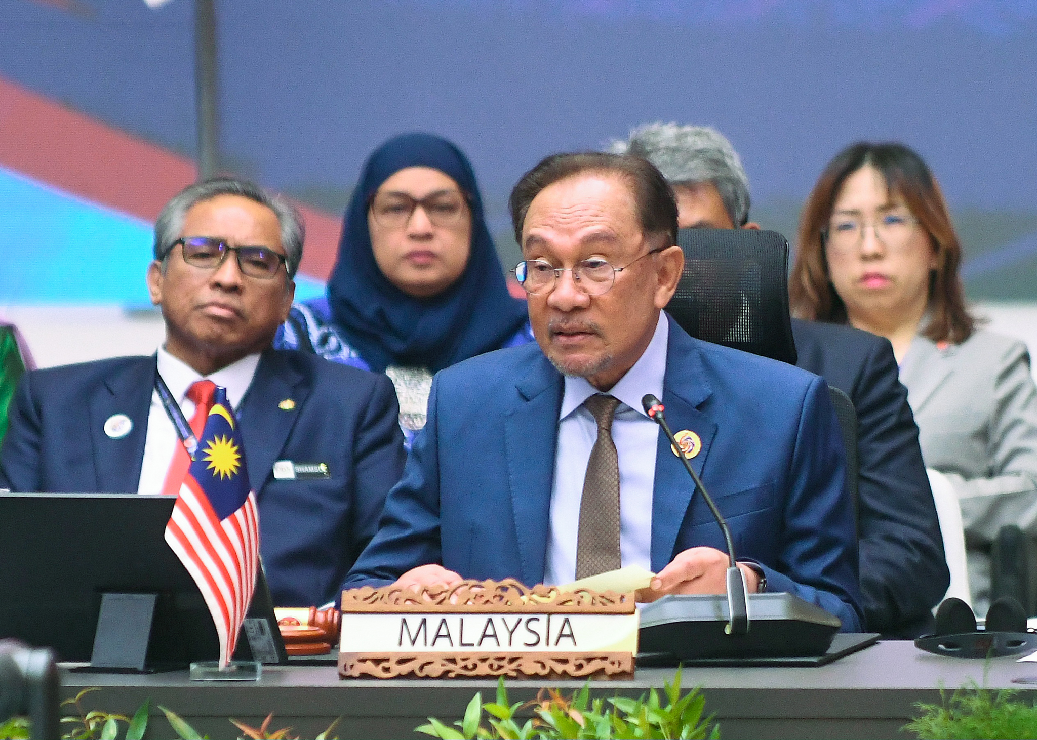 นายกฯ มาเลเซีย ขอบคุณ-ชื่นชม “ทักษิณ” กับสื่อมวลชนในการประชุมอาเซียนครั้งที่ 46